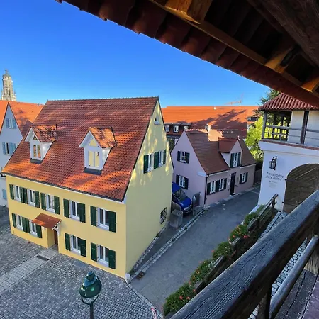 Stadtmauer Apartments: Luxurious Family-friendly By The Apartment Noerdlingen